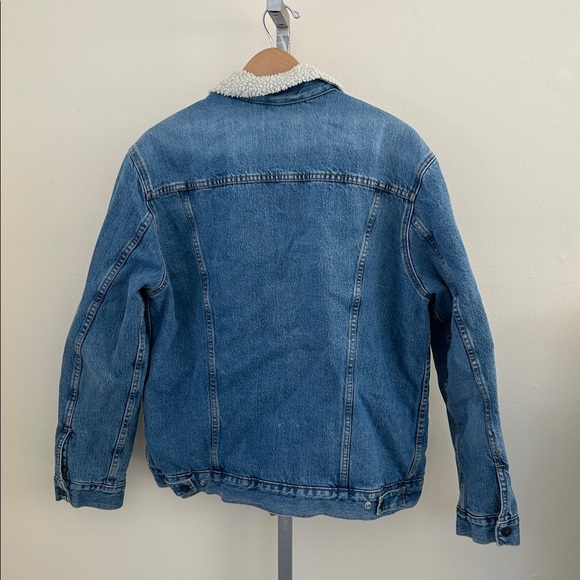 Levi's Denim Jacket with Sherpa Lining XL - Picture 2 of 8